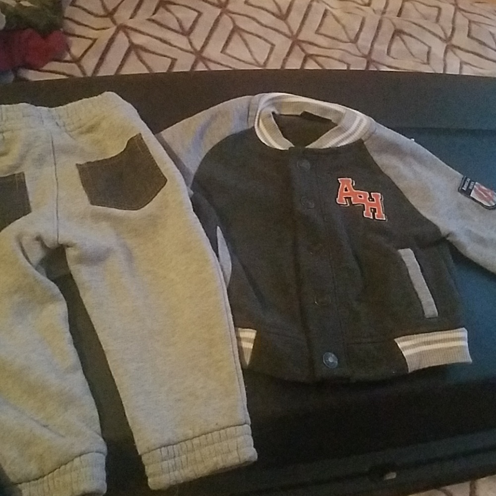 kids sweat suit